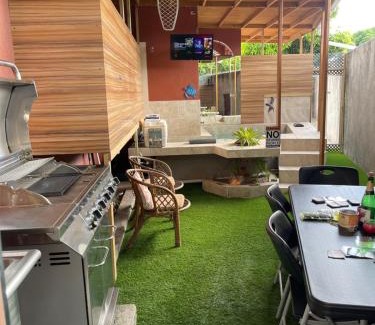 Molynes Gardens Apartamento | Le Quad - One Bedroom & Studio Apt - Private, Spacious & Secured