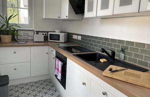 Saint-Just-en-Chaussee Casa | "Le Quatorze" pleasant town house, fully renovated with enclosed garden