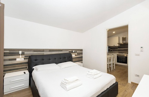 Zona XXX Castel Fusano Apartamento | Le Querce Appartamento Roma