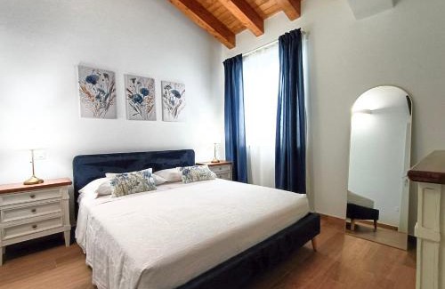 Sanza Casa | Le Radici