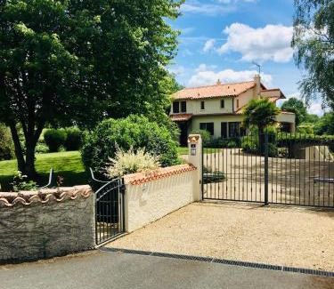 Saint-Aubin-le-Cloud Apartamento | Le refuge des canards