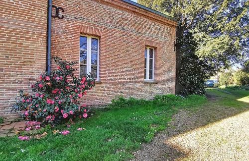 Bretx Casa | Le Relais de Fleyres - Gîte Authentique avec Jardin, Parking et Wifi