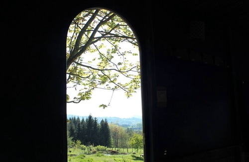 Merlas Casa | Le Repaire: unusual barn, creative haven