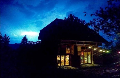 Merlas Casa | Le Repaire: unusual barn, creative haven
