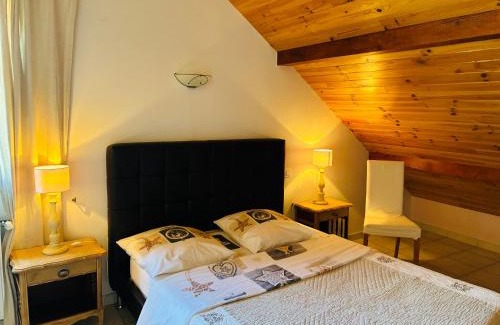 Le Glaizil Cama Y Desayuno | Le Rocher des Ducs, Appartement & Chambres, abris voitures et motos