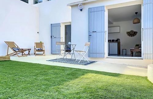 La Penne-sur-Huveaune Apartamento | Le Romarin Bas de villa T2 avec jardin et parking au pied de la Forêt