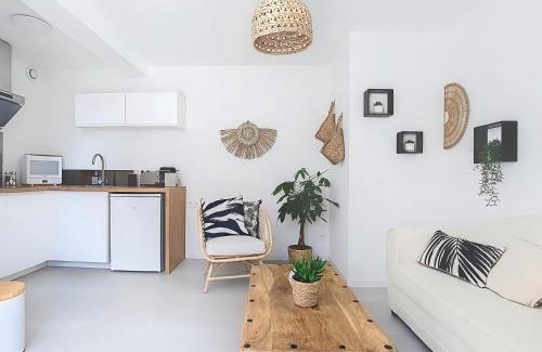 La Penne-sur-Huveaune Apartamento | Le Romarin Bas de villa T2 avec jardin et parking au pied de la Forêt