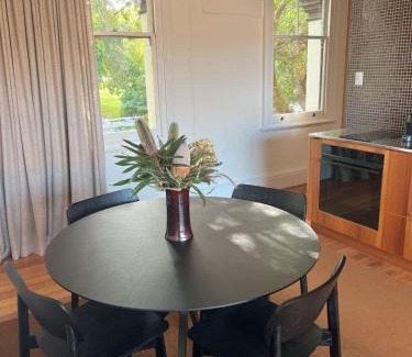 Launceston CBD Apartamento | Le Salon Luxury City Apartment with Free Parking