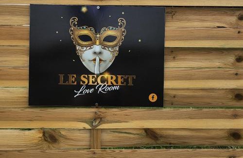 Saint-Aigulin Chalet De Esquí | LE SECRET LOVE ROOM