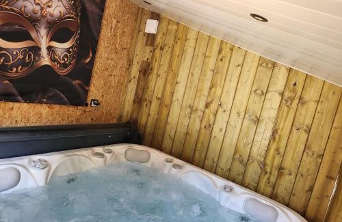 Saint-Aigulin Chalet De Esquí | LE SECRET LOVE ROOM
