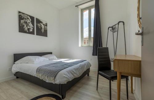 Castelsarrasin Apartamento | LE SICRE - T3 confort, centre Castelsarrasin, parking