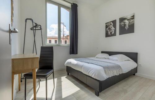 Castelsarrasin Apartamento | LE SICRE - T3 confort, centre Castelsarrasin, parking