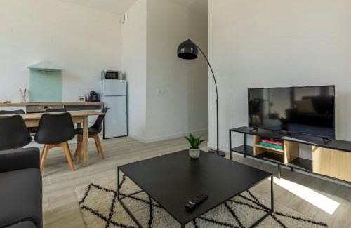 Castelsarrasin Apartamento | LE SICRE - T3 confort, centre Castelsarrasin, parking