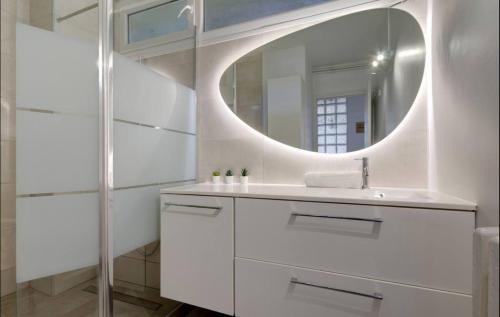 Aiguerelles Apartamento | LE SMILE - 3 bedrooms - 8pers - Parking - Centre Gare