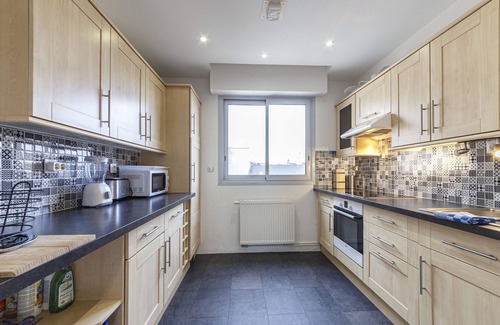 Centre-ville rive gauche Apartamento | Appartement moderne en plein cœur de Laval