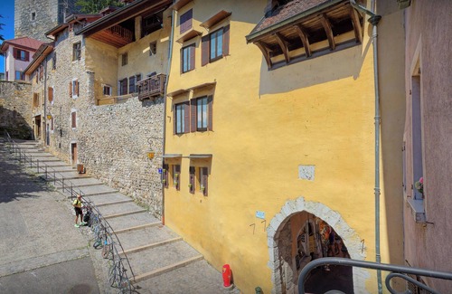 Annecy Old Town Chalet De Esquí | Explore la ciudad y el lago desde este apartamento de 4 estrellas - OVO Network