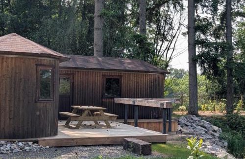Roye Chalet De Esquí | Le Tanin - Cabane pour 2, terrasse partagée, pêche & nature au top
