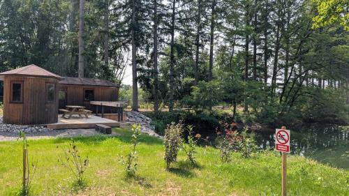 Roye Chalet De Esquí | Le Tanin - Cabane pour 2, terrasse partagée, pêche & nature au top