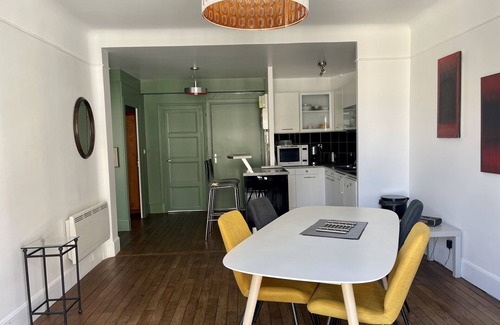 Auxerre Apartamento | Le Temple-Apartamento-Apartamento-Baño en la habitacion-Vista a la Ciudad