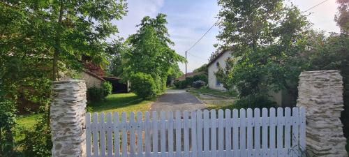 Pays de la Chataigneraie Casa | Le Terrier maison de campagne 250 m2 grande capacité 20 couchages, 4500m2 de terrain