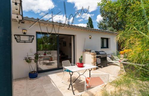 Saint-Paulet-de-Caisson Apartamento | Le Titibu, Gîte et Spa entre Ardèche et Provence, Clim, BBQ, Netflix, classé 5 étoiles