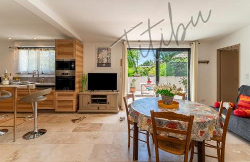 Saint-Paulet-de-Caisson Apartamento | Le Titibu, Gîte et Spa entre Ardèche et Provence, Clim, BBQ, Netflix, classé 5 étoiles