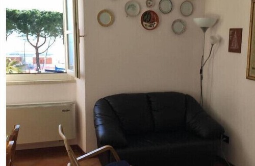Bogliaco Apartamento | Le Vele, Theater Home - in the centre of Bogliaco with marvellous lake view