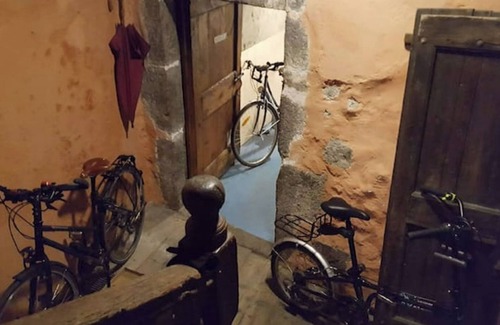Le Puy-en-Velay Apartamento | Le Vélo Rouge, apartment in the heart of the old town