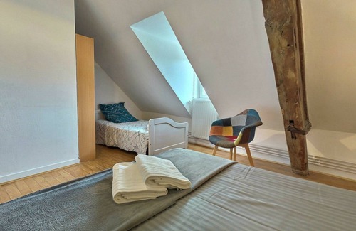 Sainte-Savine Apartamento | The Village - Terrace Apartment Near the train station