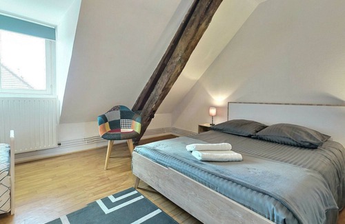 Sainte-Savine Apartamento | The Village - Terrace Apartment Near the train station