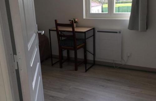 Neulles Casa | Le village