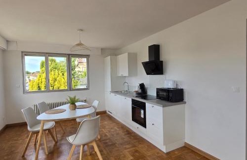 Sainte-Savine Apartamento | Le1bis - T2 50 M2 tout équipé - Place de parking Privée