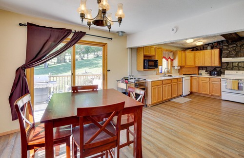 Deadwood Casa | Lead Hideaway w/ Fireplace, Grill & Deck!