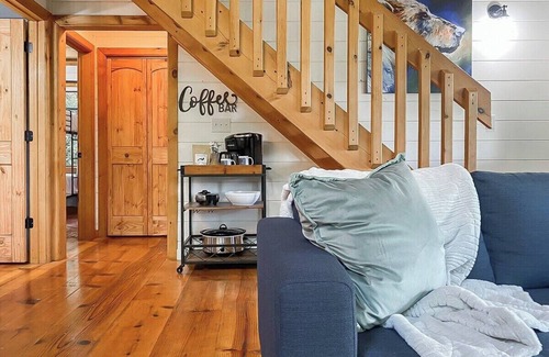 Hidden Lake Cabina | Leaf & Log Serene Cabin w/ Lounge Deck & Firepit