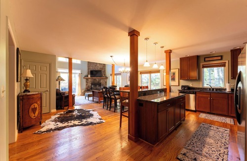 Chestnut Springs Casa | Serenity Summit Springtime - Your Family Retreat!