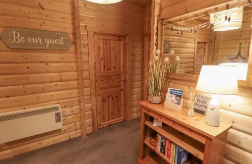 Kenwick Casa | Leafy Hollow Lodge