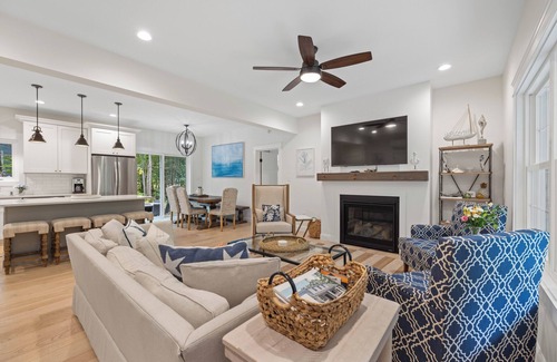 Kennebunk Casa | Leah Lane - Bright & Renovated Kennebunk Beach House