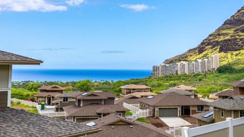 Makaha Valley Casa | Lealea by AvantStay Ocean Mountain Views