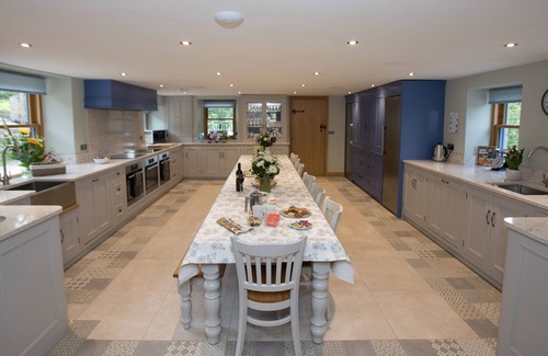 Millhouse Green Cabaña | Leapings Cottage - sleeps 12 guests in 6 bedrooms