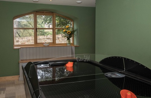 Millhouse Green Cabaña | Leapings Cottage - sleeps 12 guests in 6 bedrooms