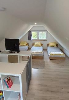 Oroszlany Casa | Lebegő Falu Vendégház