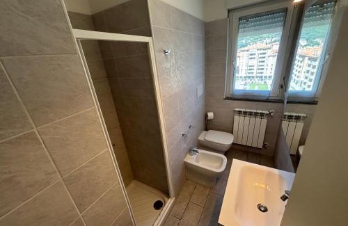 Quartiere XXIV Don Bosco Apartamento | Lecco Deluxe Apartment