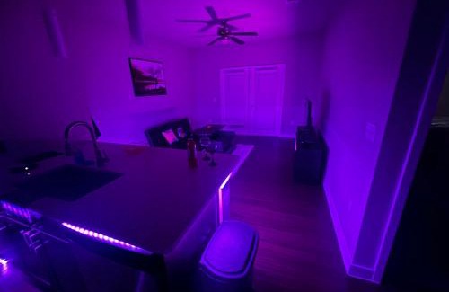 Katy Apartamento | LED Fall Chillax 1B1B Couples Retreat Katy mills mall