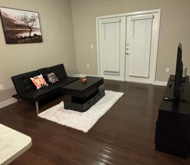 Katy Apartamento | LED Fall Chillax 1B1B Couples Retreat Katy mills mall