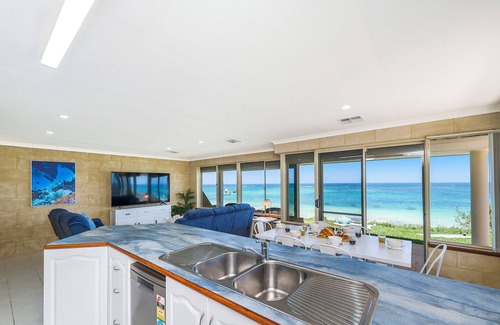 Ledge Point Casa | Ledge on the Beach - Nestled right by the water.
