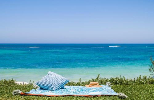 Ledge Point Casa | Ledge on the Beach - Nestled right by the waters edge