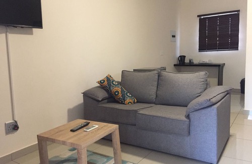 Maun Cabina | Lediba Guest lodge