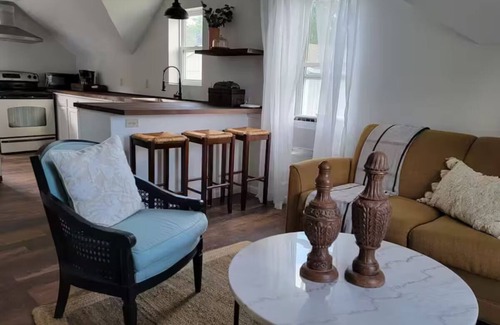 Lake Leelanau Casa | Leelanau Farmhouse Ste 3