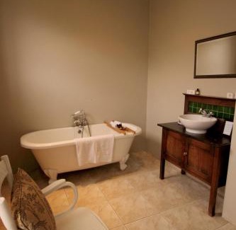 Paterson Casa | Leeuwenbosch Country House - Amakhala Game Reserve