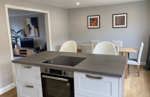 Ayr Casa | Leeward House - Donnini Apartments